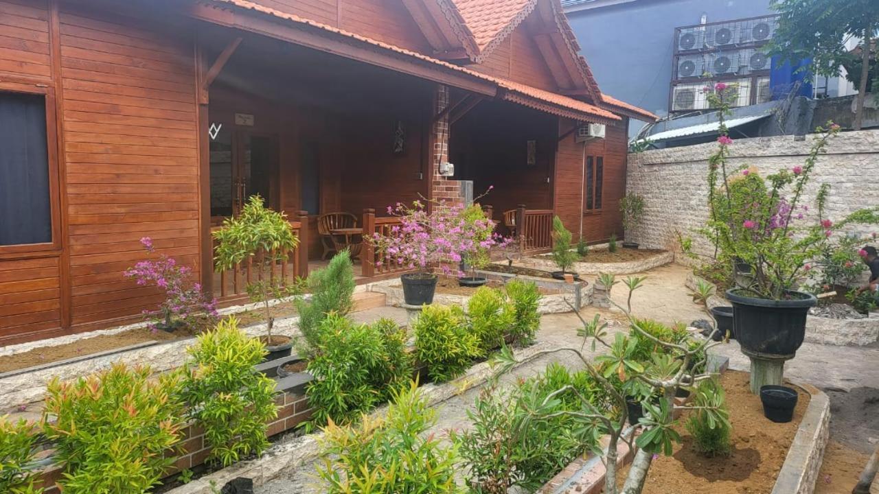 Uli Wood Villa, Jimbaran Bali - Near Gwk Exterior photo